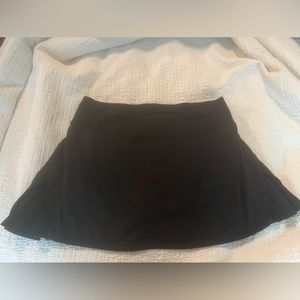 Lululemon pleat skort size 6 used very good condition